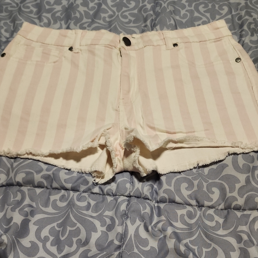 Striped Light Pink Women's Shorts